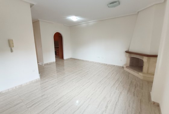 Reventa - Semi - Detached Villa - Ciudad Quesada