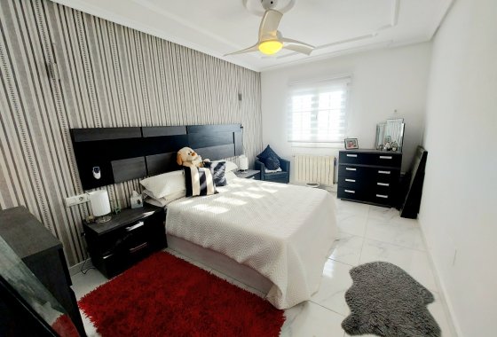 Re-Sale - Detached Villa - Orihuela Costa