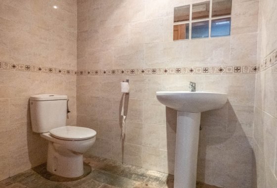 Reventa - Commercial - Algorfa