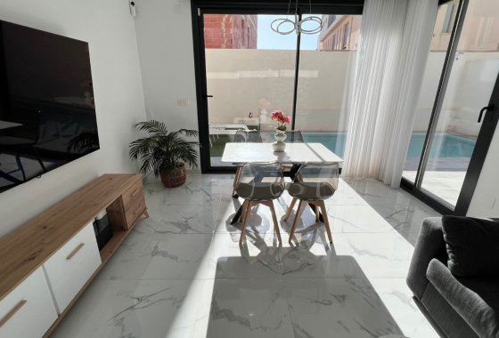 Reventa - Chalet Independiente - Los Montesinos