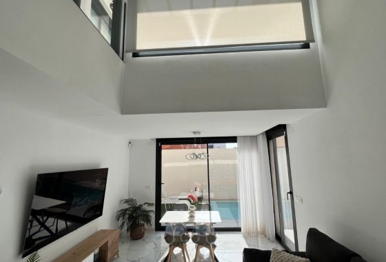 Reventa - Chalet Independiente - Los Montesinos