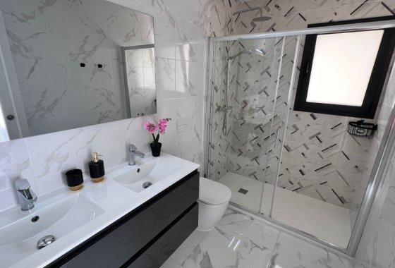 Reventa - Chalet Independiente - Los Montesinos