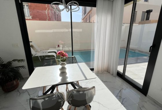 Reventa - Chalet Independiente - Los Montesinos