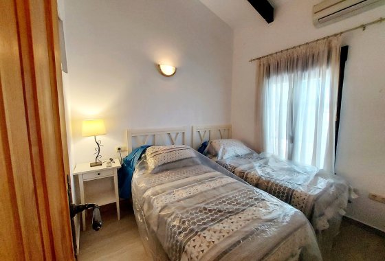 Reventa - Chalet Independiente - Orihuela