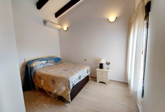 Reventa - Chalet Independiente - Orihuela