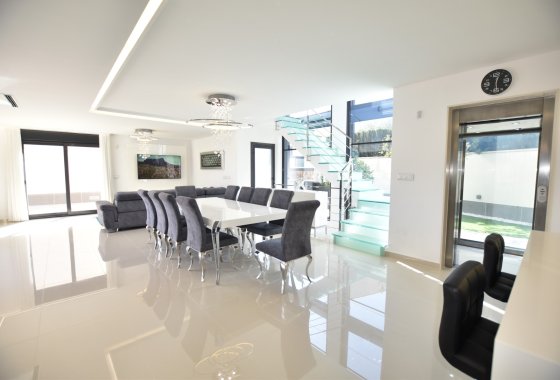 Reventa - Chalet Independiente - San Miguel de Salinas