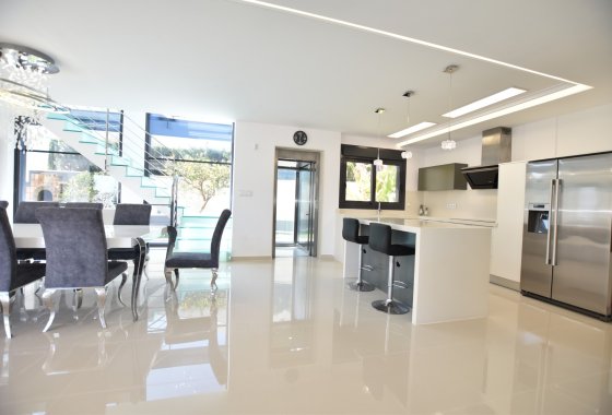 Reventa - Chalet Independiente - San Miguel de Salinas