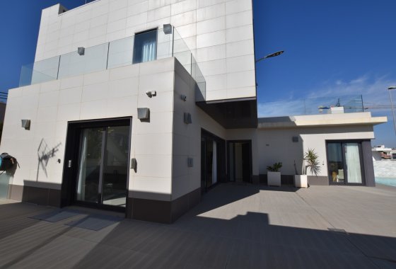 Reventa - Chalet Independiente - San Miguel de Salinas