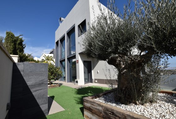 Reventa - Chalet Independiente - San Miguel de Salinas