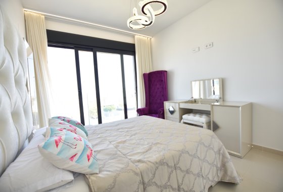 Reventa - Chalet Independiente - San Miguel de Salinas