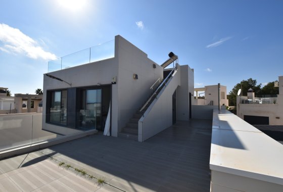 Reventa - Chalet Independiente - San Miguel de Salinas