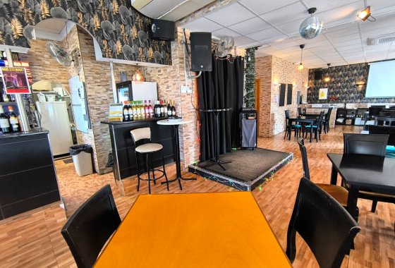 Re-Sale - Commercial - Villamartin