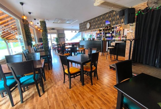 Re-Sale - Commercial - Villamartin