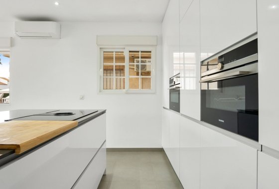 Re-Sale - Detached Villa - Orihuela Costa