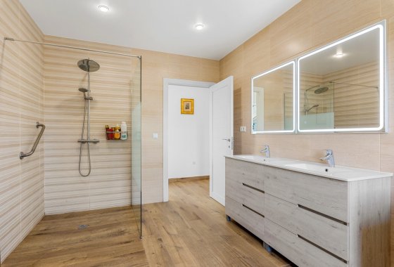 Reventa - Chalet Independiente - Los Montesinos