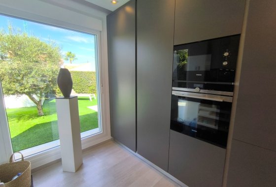 Re-Sale - Detached Villa - Algorfa