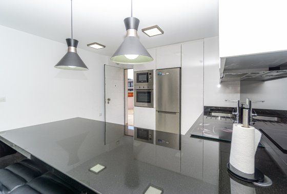 Reventa - Apartamento - Mil Palmeras - Beach