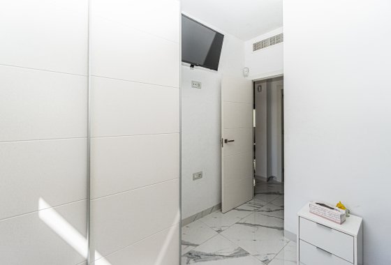 Reventa - Apartamento - Mil Palmeras - Beach