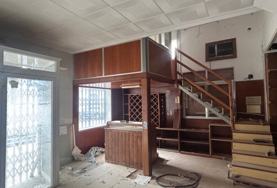 Reventa - Commercial (6) - Jacarilla