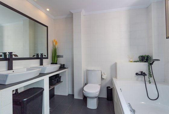 Re-Sale - Apartment - Torrevieja - Beach