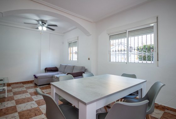 Reventa - Bloque De Cuatro - La Zenia - Villas San Jose