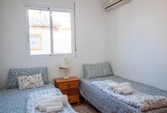 Reventa - Bloque De Cuatro - La Zenia - Villas San Jose