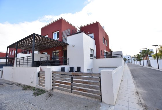 Reventa - Chalet Independiente - Algorfa