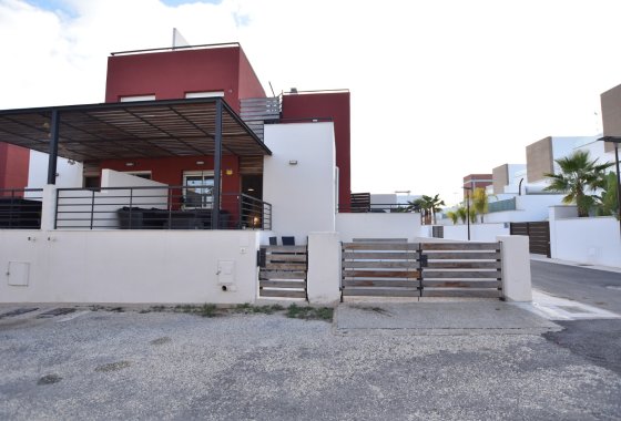 Reventa - Chalet Independiente - Algorfa