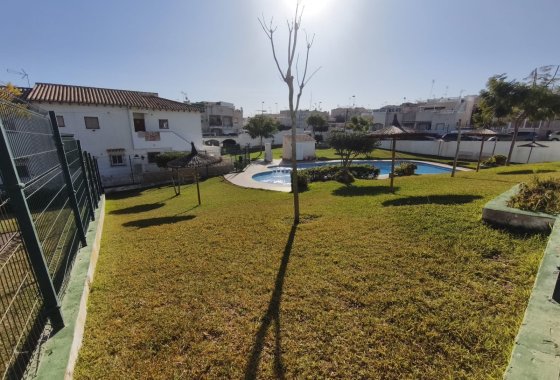 Re-Sale - Townhouse - Torrevieja - Lago jardin