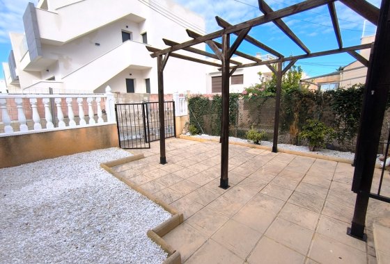 Re-Sale - Townhouse - Torrevieja - Lago jardin
