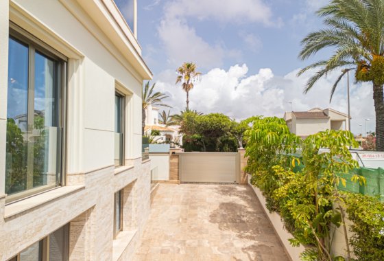 Re-Sale - Detached Villa - La Zenia - Beach