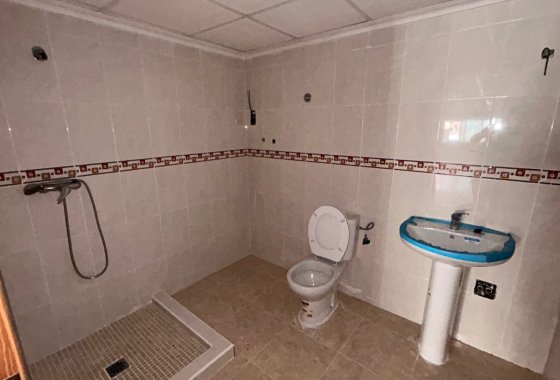 Reventa - Commercial (6) - Jacarilla