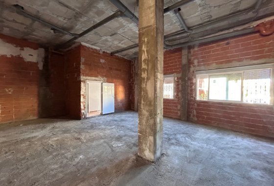 Reventa - Commercial (6) - Jacarilla