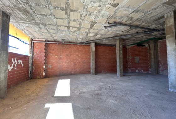 Reventa - Commercial (6) - Jacarilla