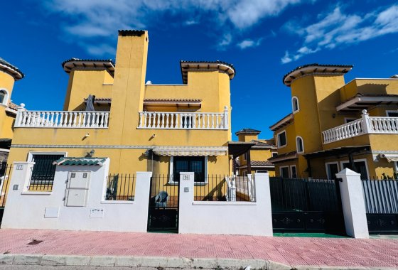 Re-Sale - Semi - Detached Villa - Ciudad Quesada