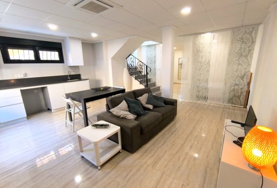 Re-Sale - Semi - Detached Villa - Ciudad Quesada