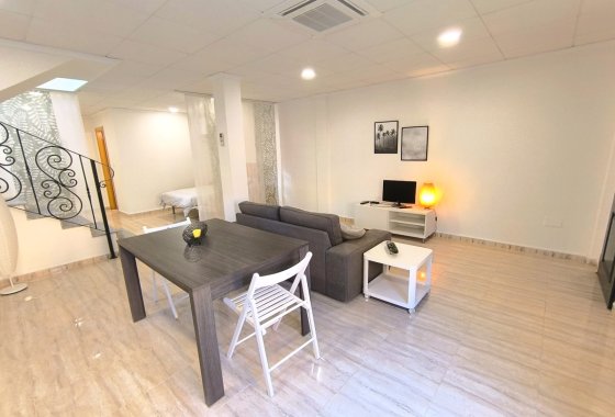 Re-Sale - Semi - Detached Villa - Ciudad Quesada