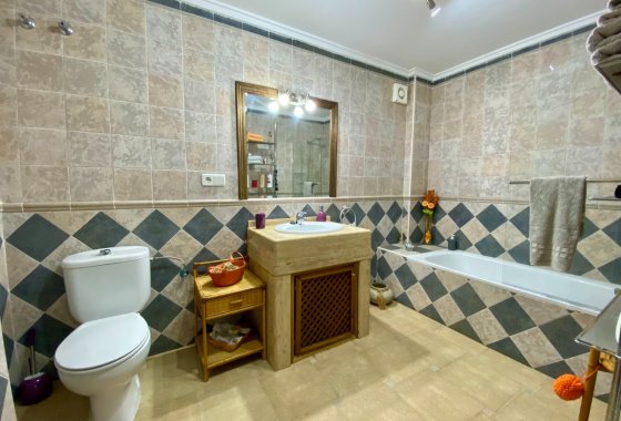 Re-Sale - Detached Villa - Algorfa - Almoradí
