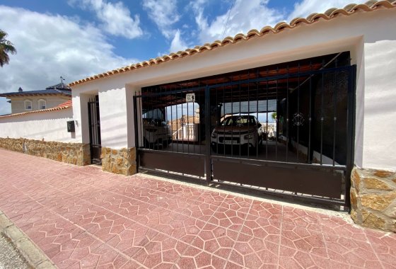 Re-Sale - Detached Villa - Algorfa - Almoradí