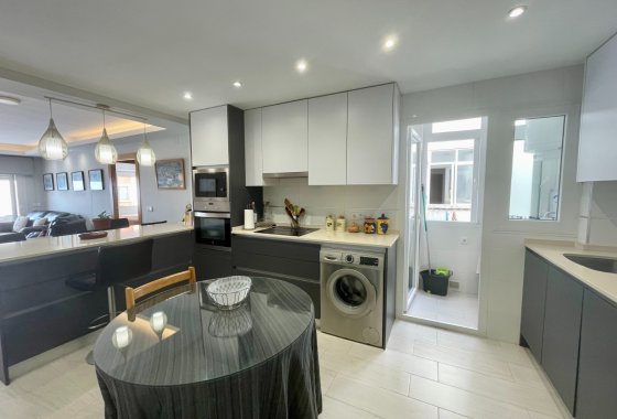 Re-Sale - Apartment - Torrevieja - Playa del Cura