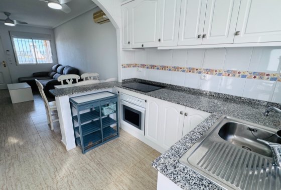 Re-Sale - Townhouse - Daya Nueva