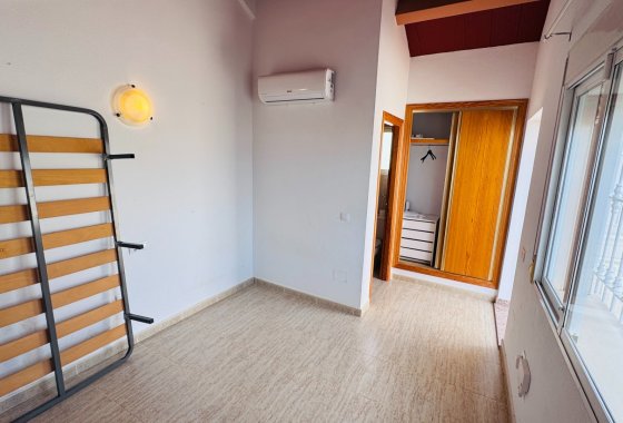 Re-Sale - Townhouse - Daya Nueva