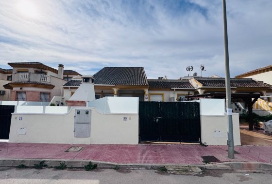 Re-Sale - Townhouse - Daya Nueva