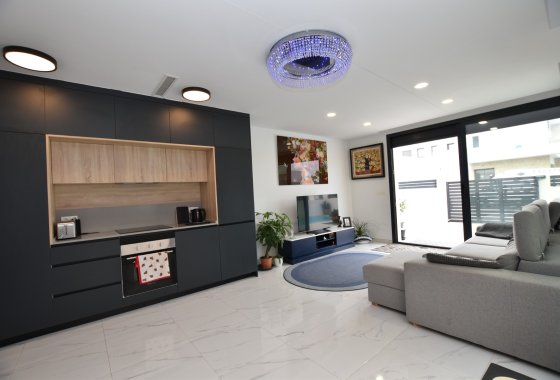 Reventa - Chalet Independiente - Los Montesinos