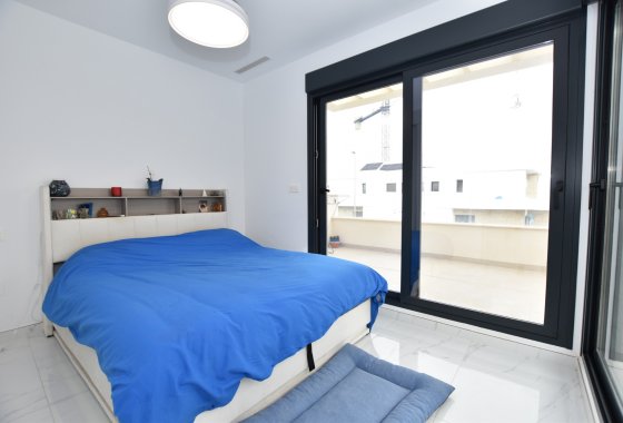 Reventa - Chalet Independiente - Los Montesinos