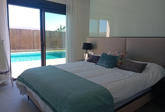 Reventa - Chalet Independiente - Algorfa