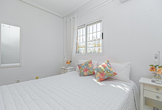 Reventa - Semi - Detached Villa - Mil Palmeras - Riomar